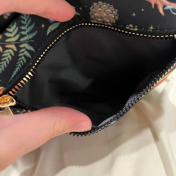 Mushroom Foliage All Over Print Chest Sling Bag Travel Shoulder Daypack Unisex - Picture 4 of 8